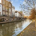 4P Unique Canal Apartment A Location In Utrecht