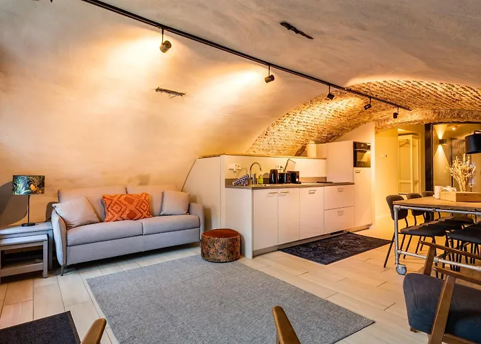 4P Unique Canal Apartment A Location In Utrecht
