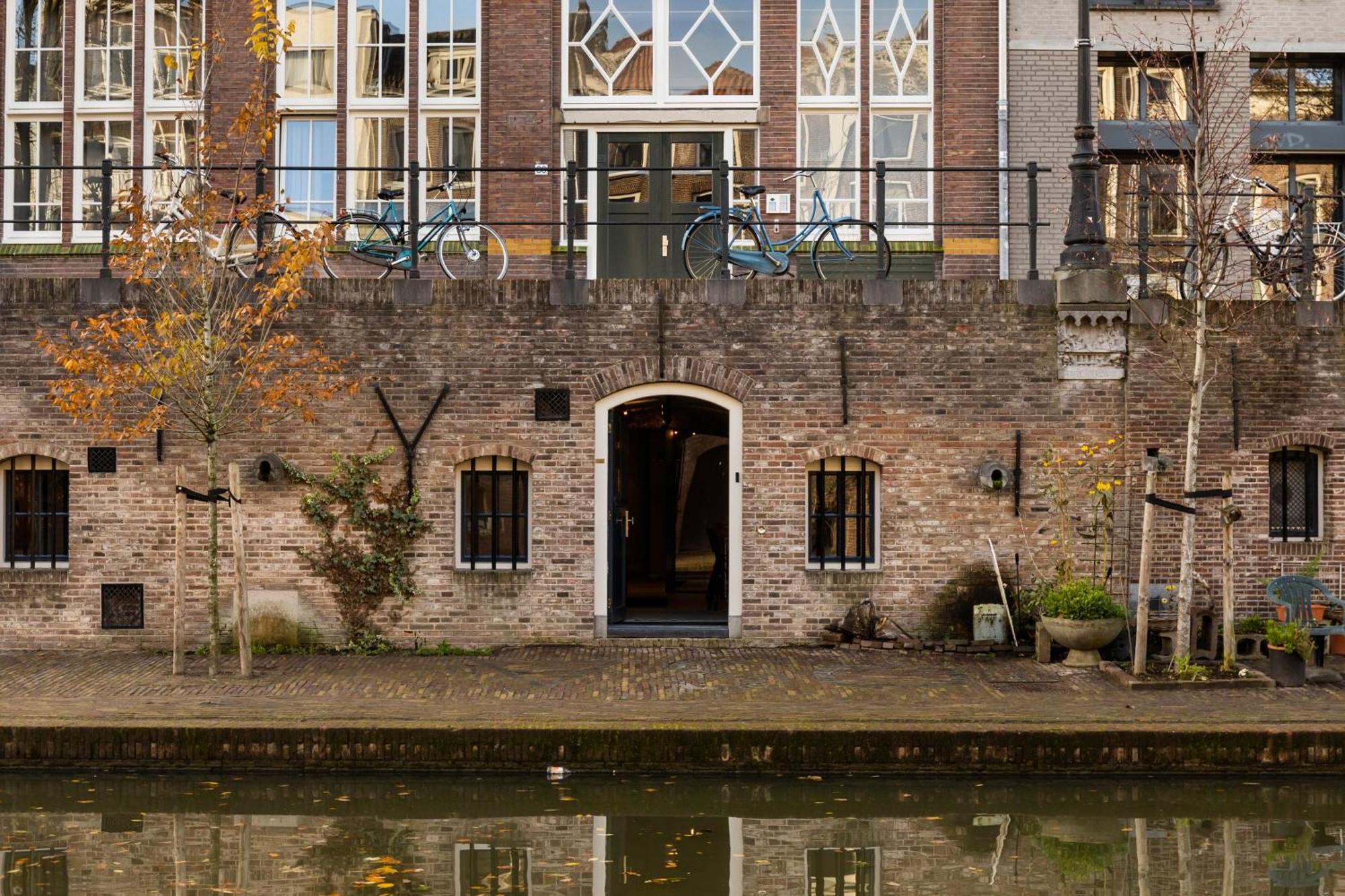 4p Unique Canal A Location In Ferienhaus